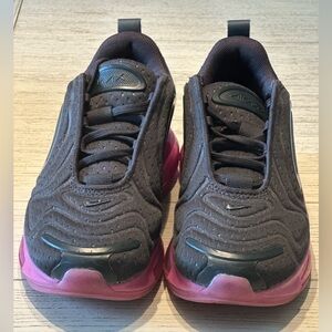 Girl Air Max 720 size 1 in excellent  shape .